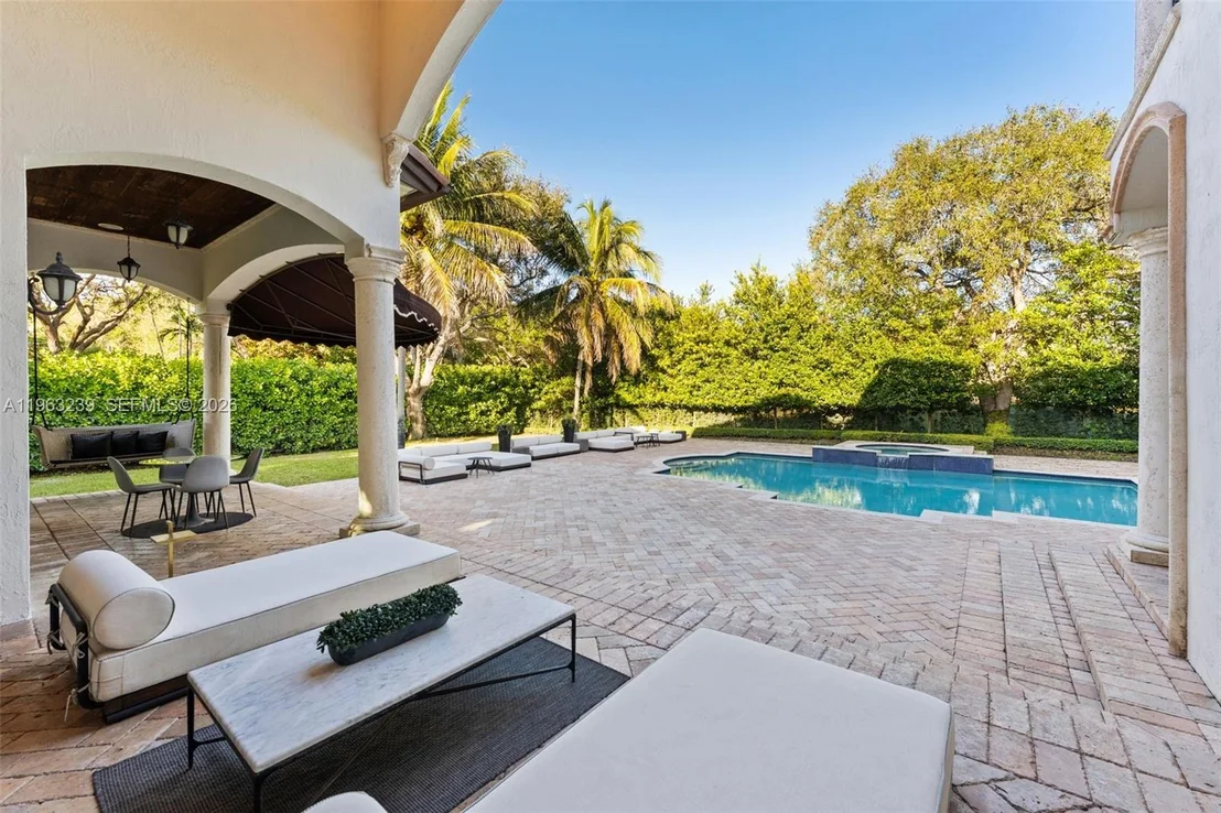 Photo of 11111 Killian Park Rd