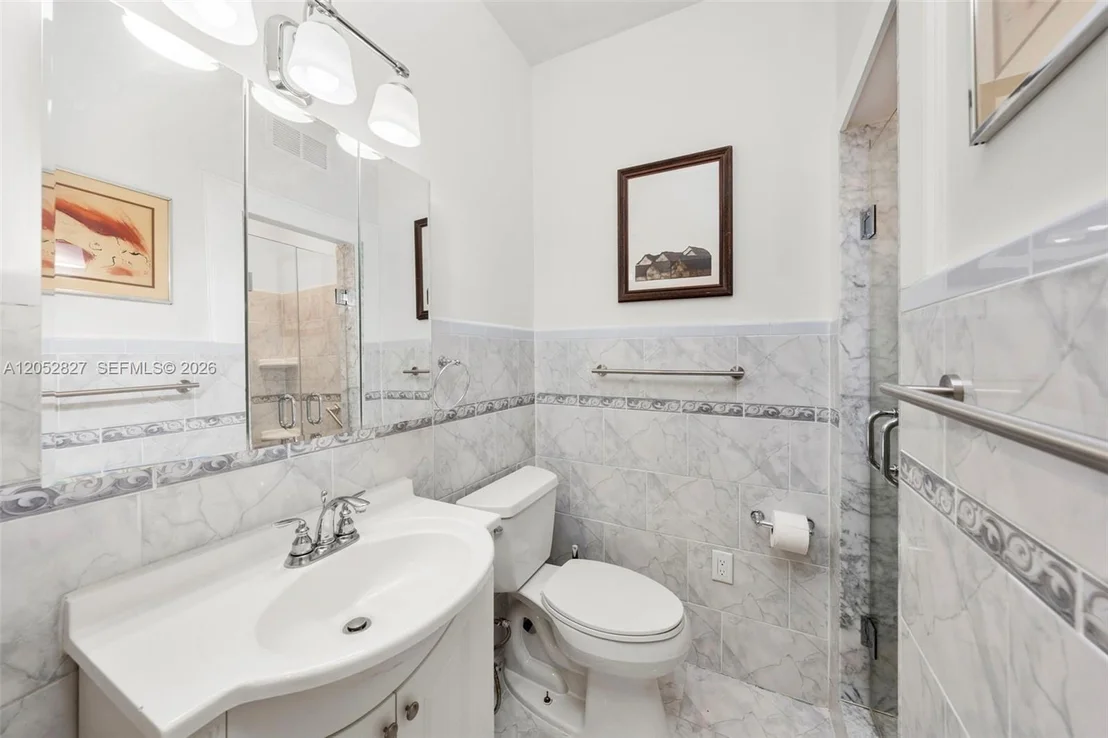 Photo of 9172 Carlyle Ave