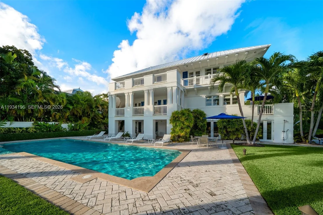 Photo of 100 Cape Florida Dr