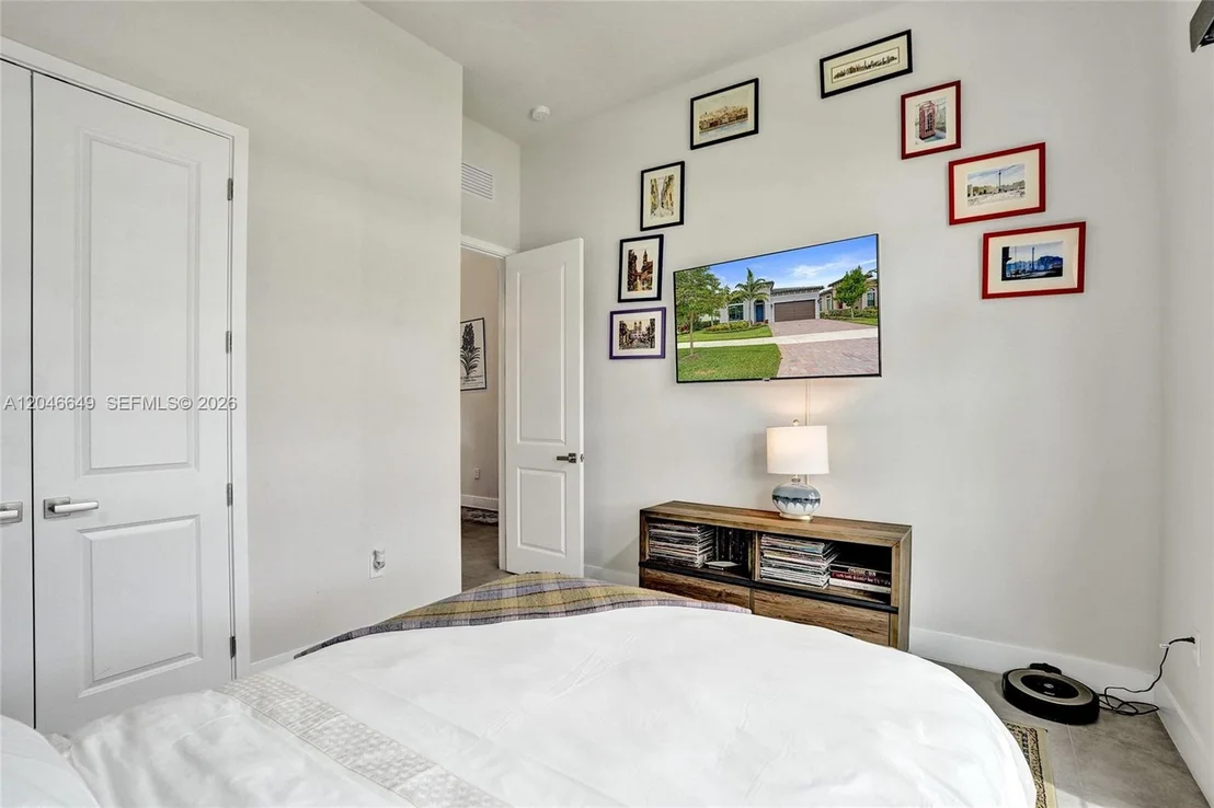Photo of 8147 Juniper Dr