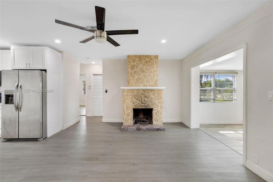 Photo of 3405 Robbins Rd