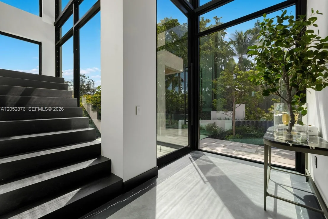 Photo of 1141 N Biscayne Point Rd