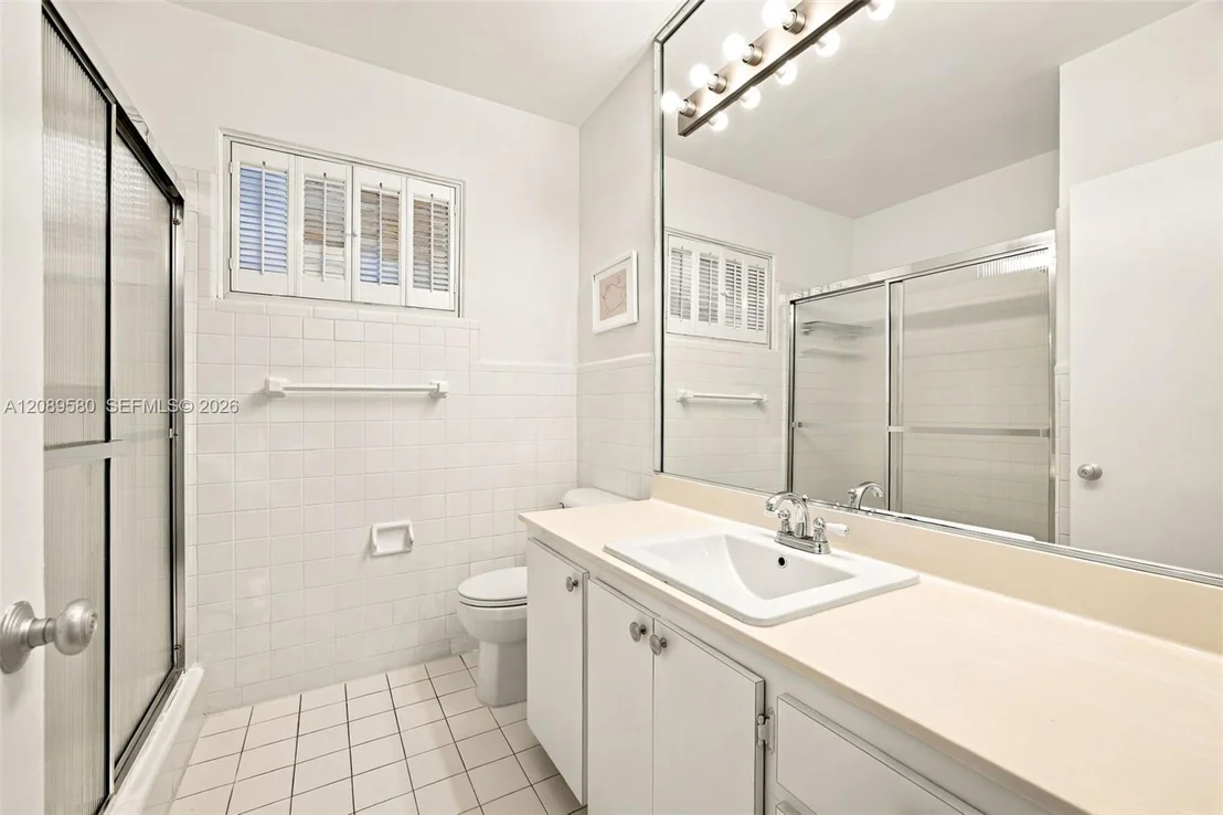 Photo of 1325 Blue Rd