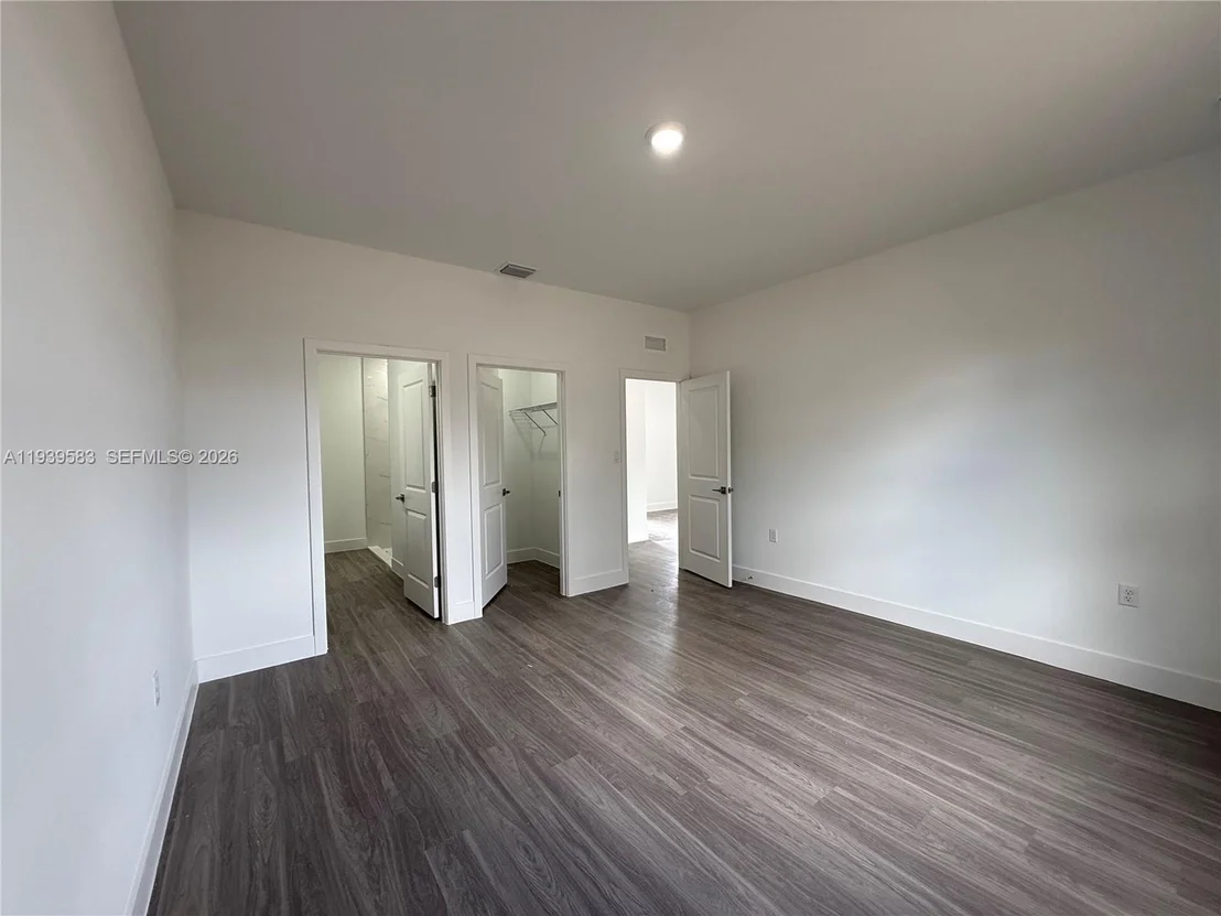 Photo of 1048 Jay Ct