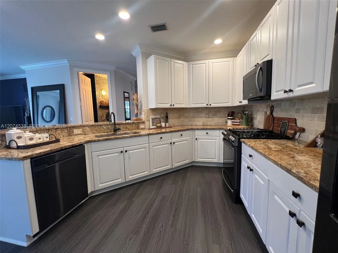 Photo of 425 Pumpkin Dr