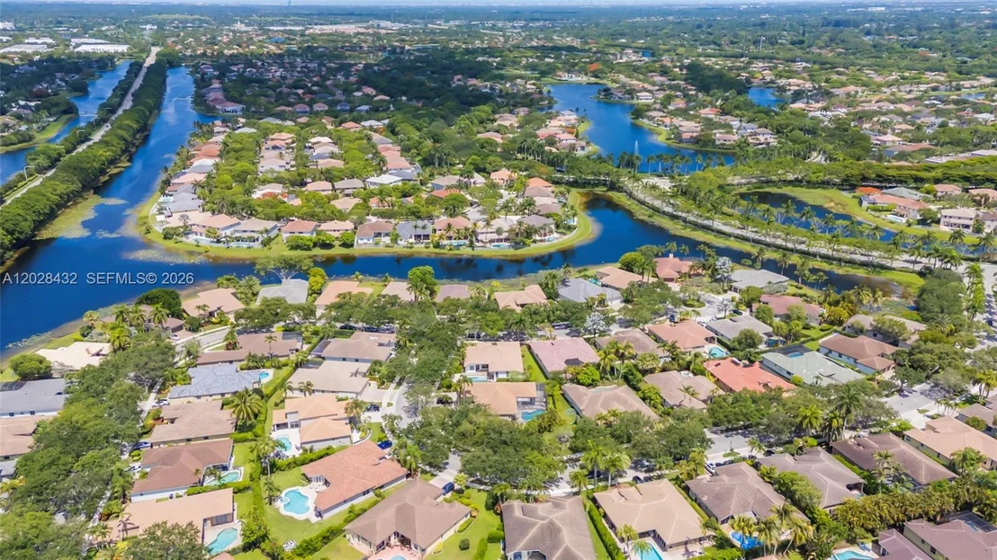 Photo of 3852 Oak Ridge Cir