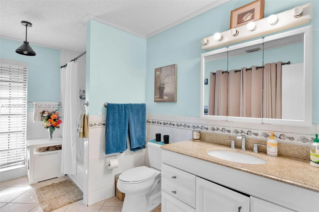 Photo of 422 Calle Limon