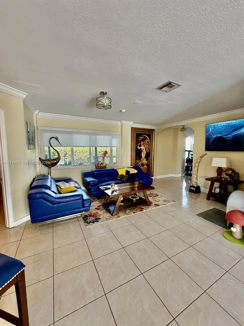 Photo of 212 Banyan Ln