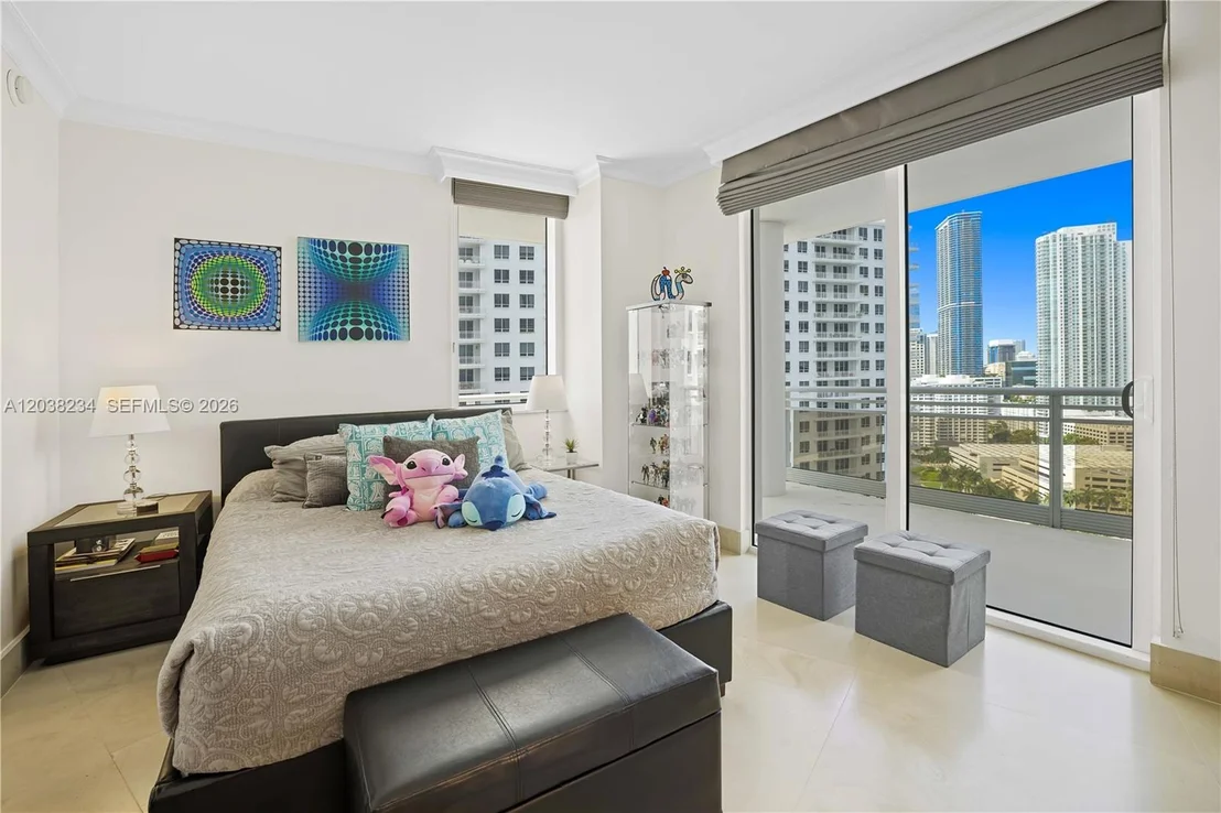 Photo of Unit 2408 at 901 Brickell Key Blvd