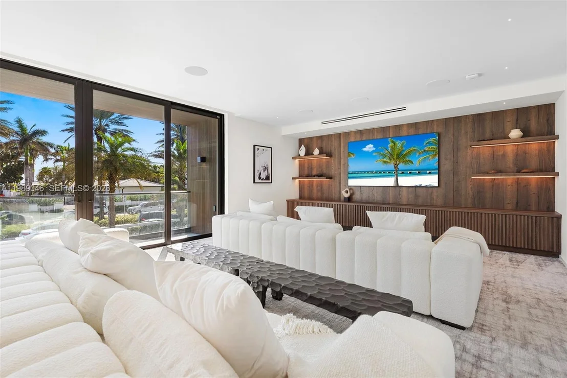 Photo of 128 Ocean Blvd