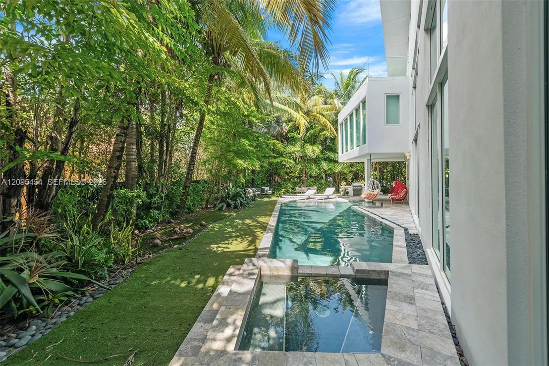 Photo of 480 Ocean Blvd