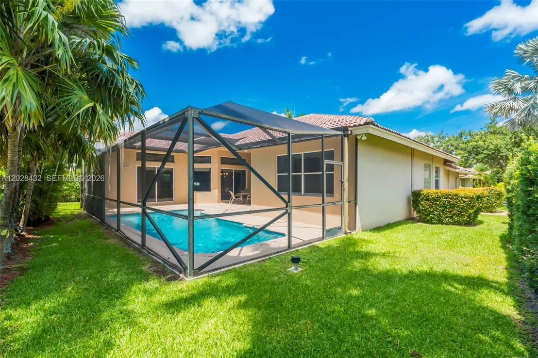 Photo of 3852 Oak Ridge Cir