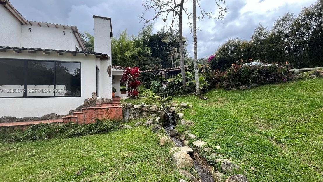 Photo of 123 El Retiro