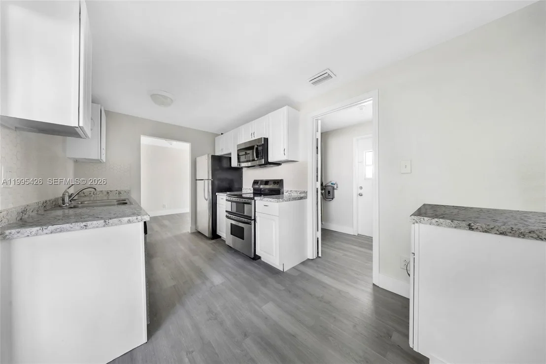 Photo of 2520 NW 2nd Dr