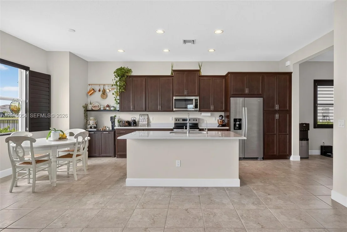 Photo of 5691 Bristlecone Commoms