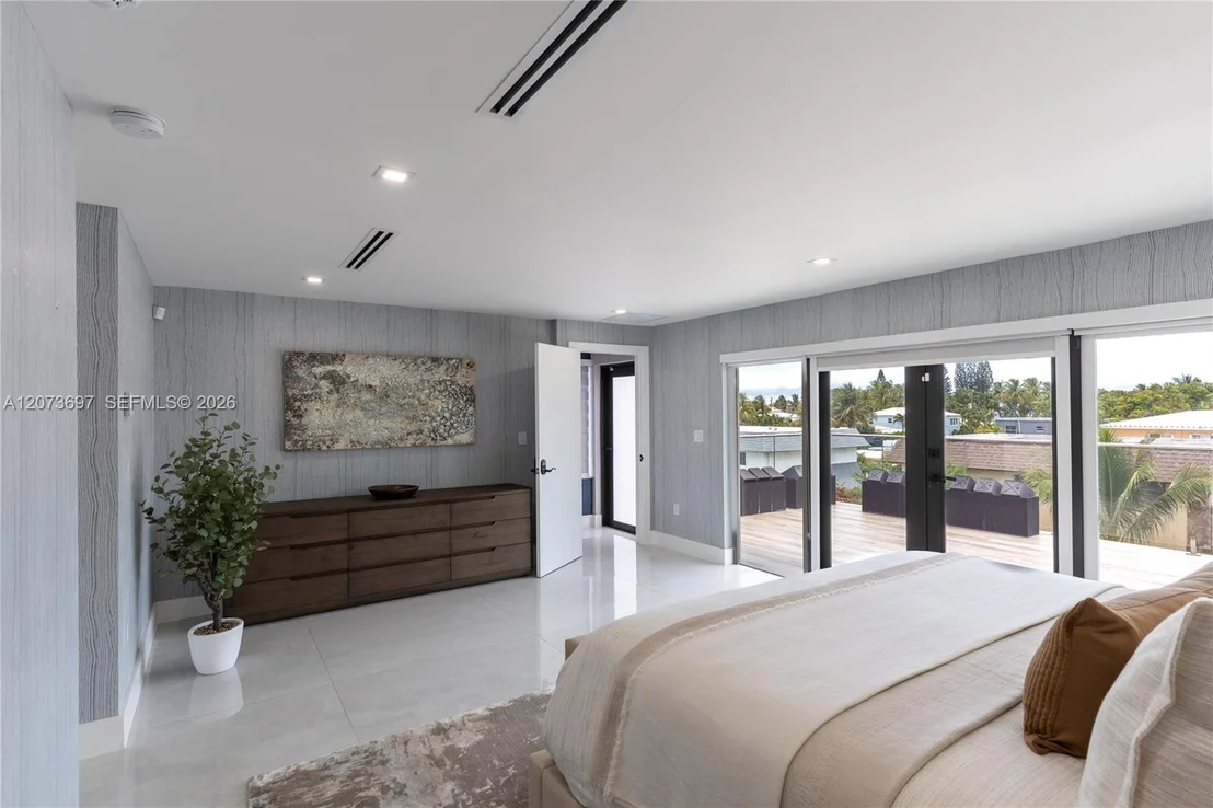 Photo of 5601 N Ocean Dr