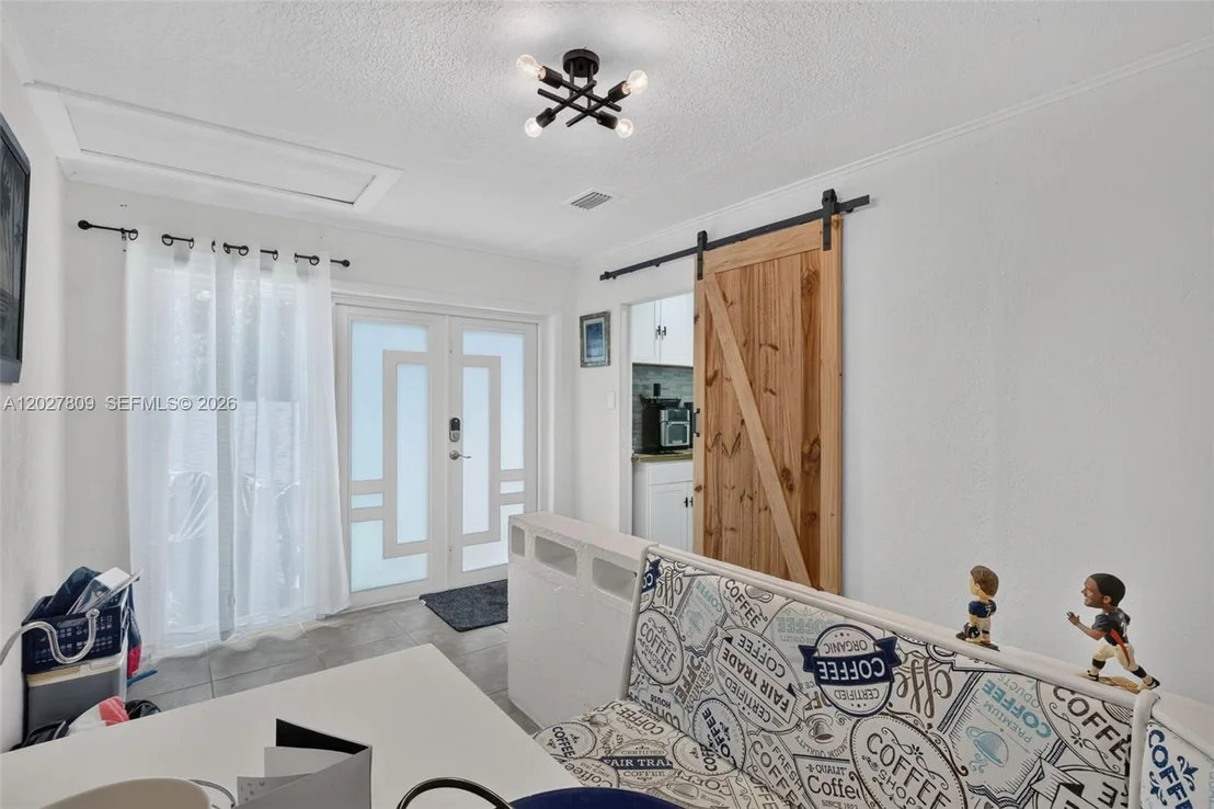 Photo of 1023 SE 7th St