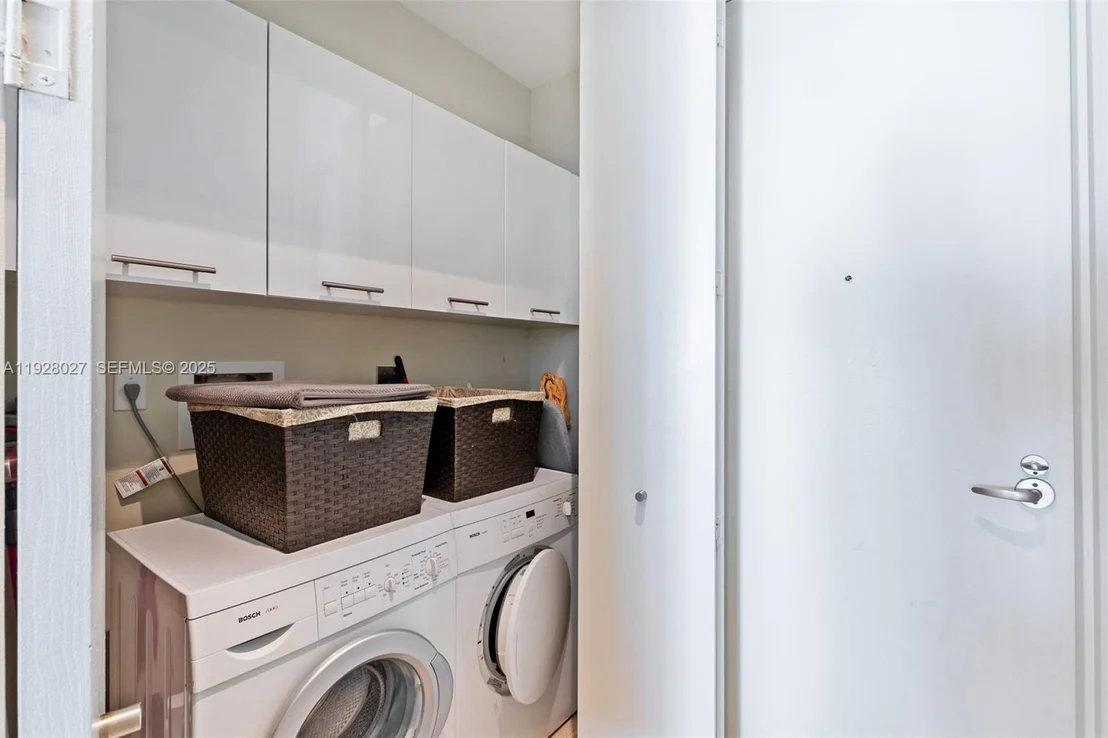 Photo of Unit 2002 at 900 Brickell Key Blvd
