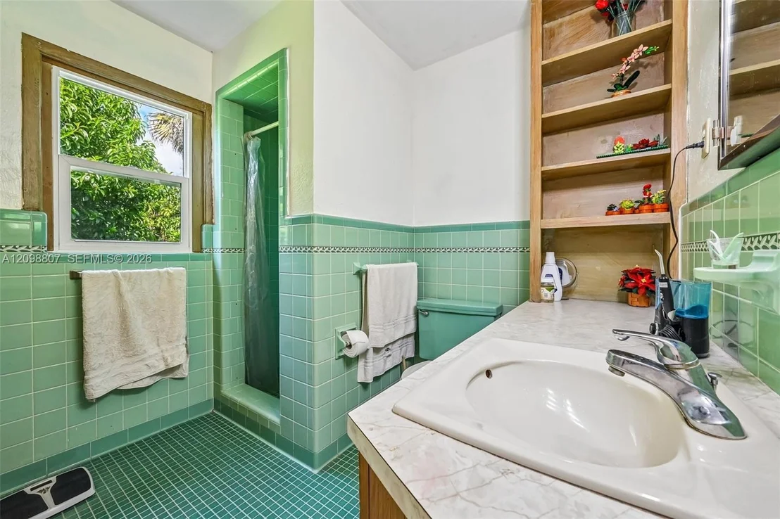 Photo of 3039 Sunrise Boulevard