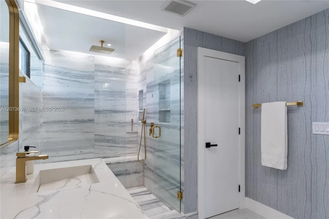 Photo of 5601 N Ocean Dr