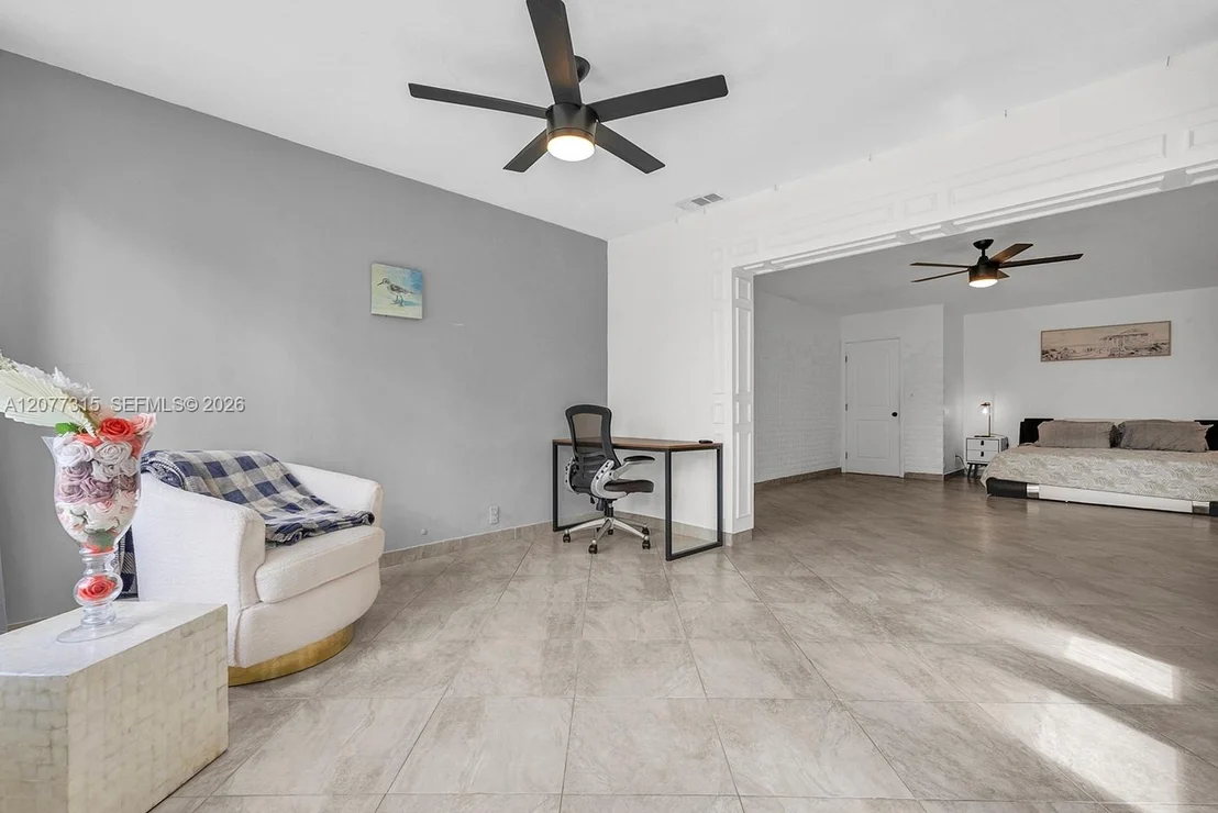Photo of 3324 Lakeview Blvd