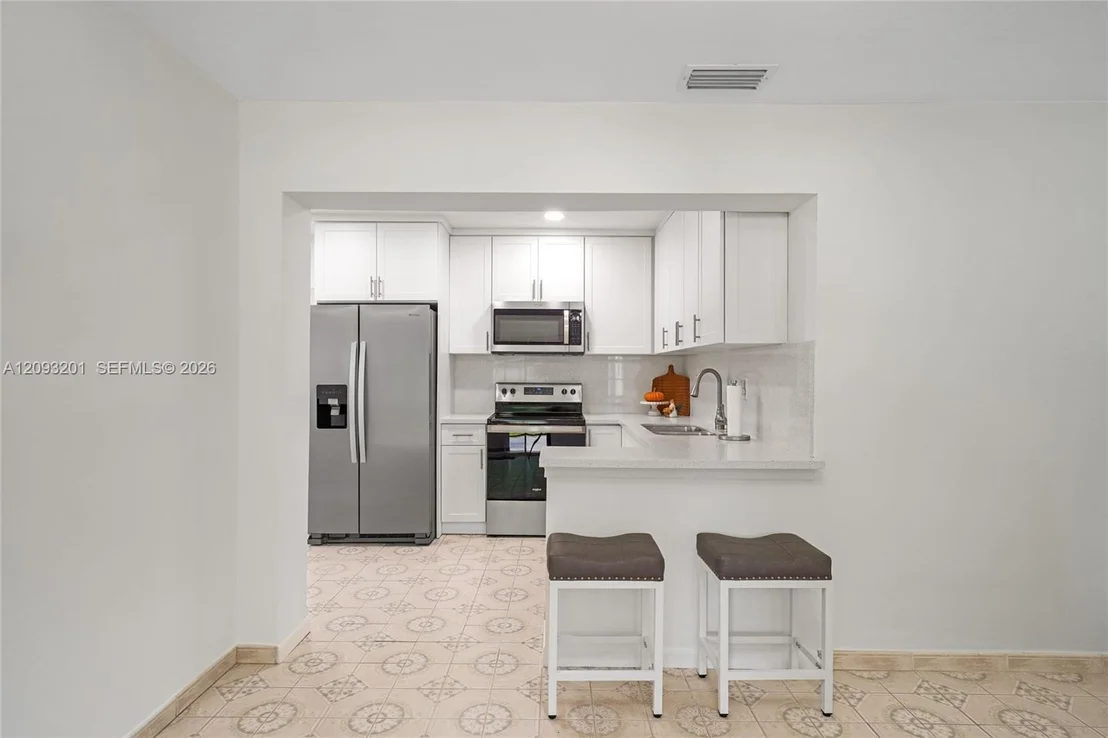 Photo of 1250 W 34th St