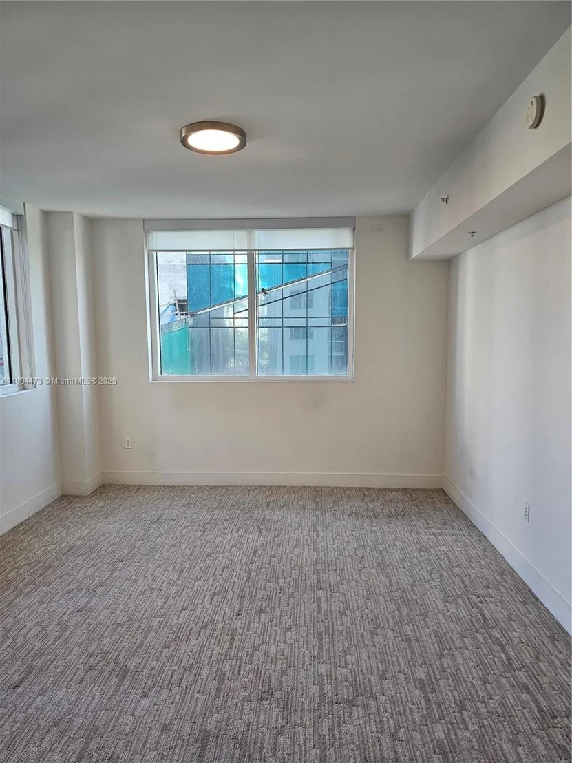 Photo of Unit 908 at 244 Biscayne Blvd