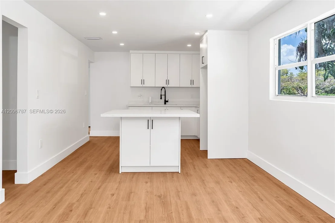 Photo of 1046 Jann Ave