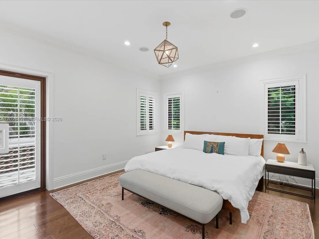 Photo of 421 Sarto Ave