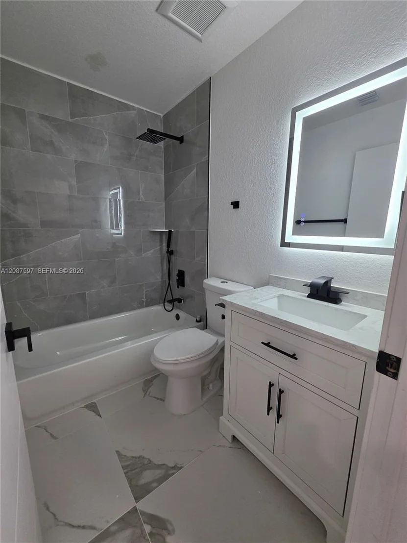 Photo of 348 NW 8th St