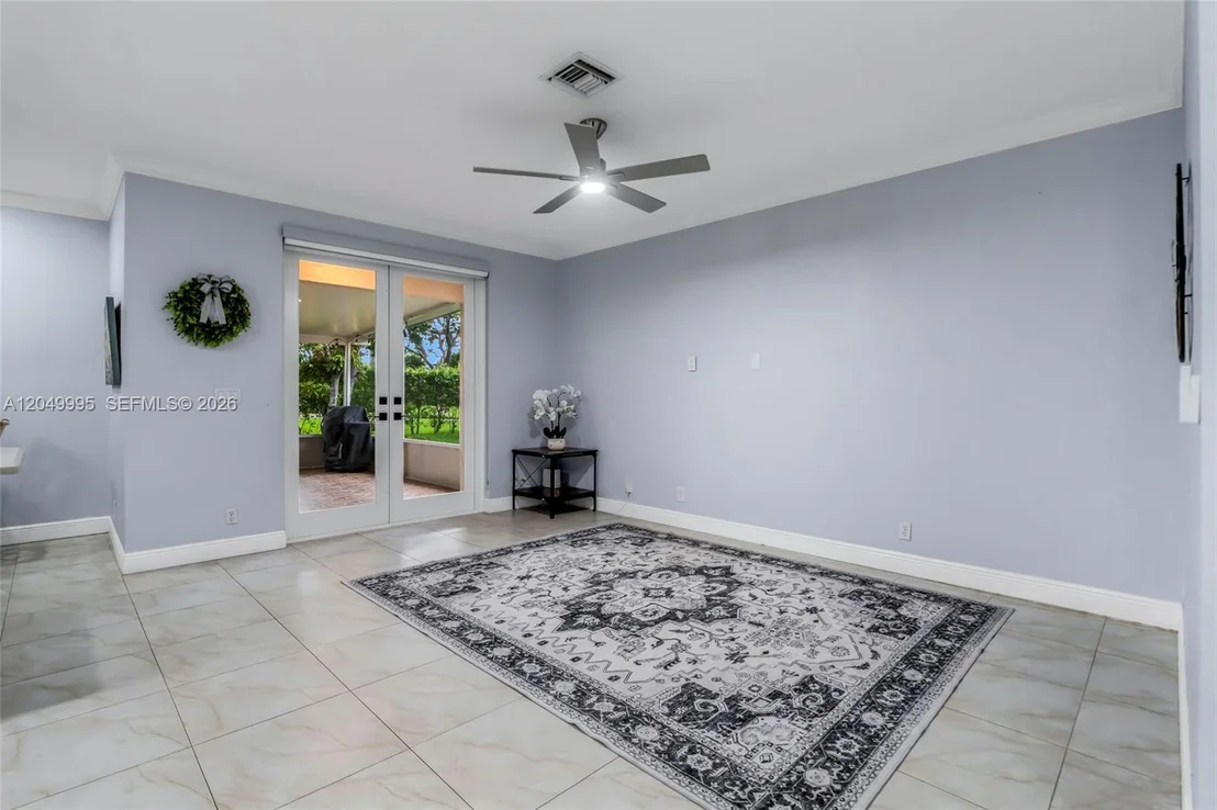 Photo of 7569 Parkside Ln