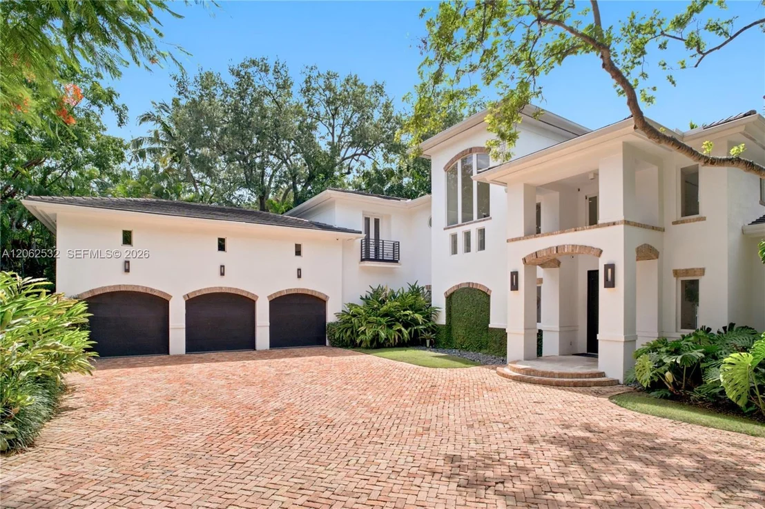 Photo of 2820 Brickell Ave