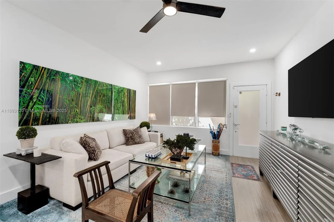 Photo of Unit 2 at 4720 Pine Tree Drive