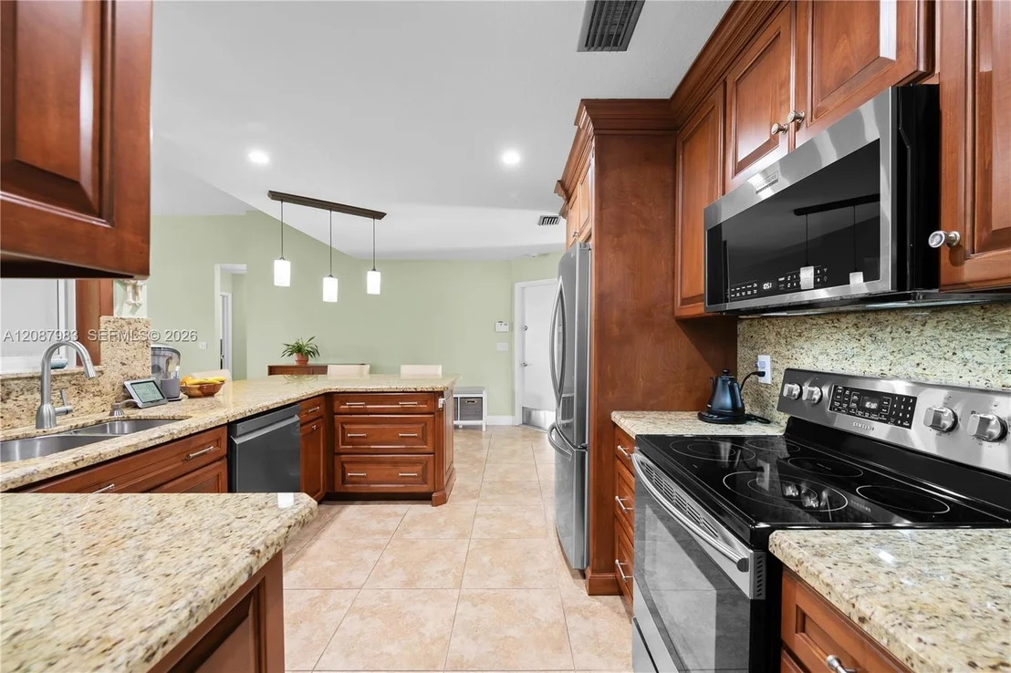 Photo of 6581 Falconsgate Ave