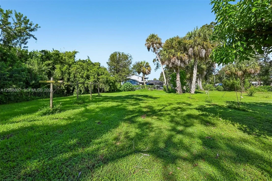 Photo of 3039 Sunrise Boulevard