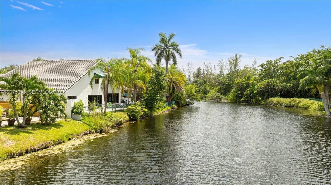 Photo of 801 Mockingbird Ln