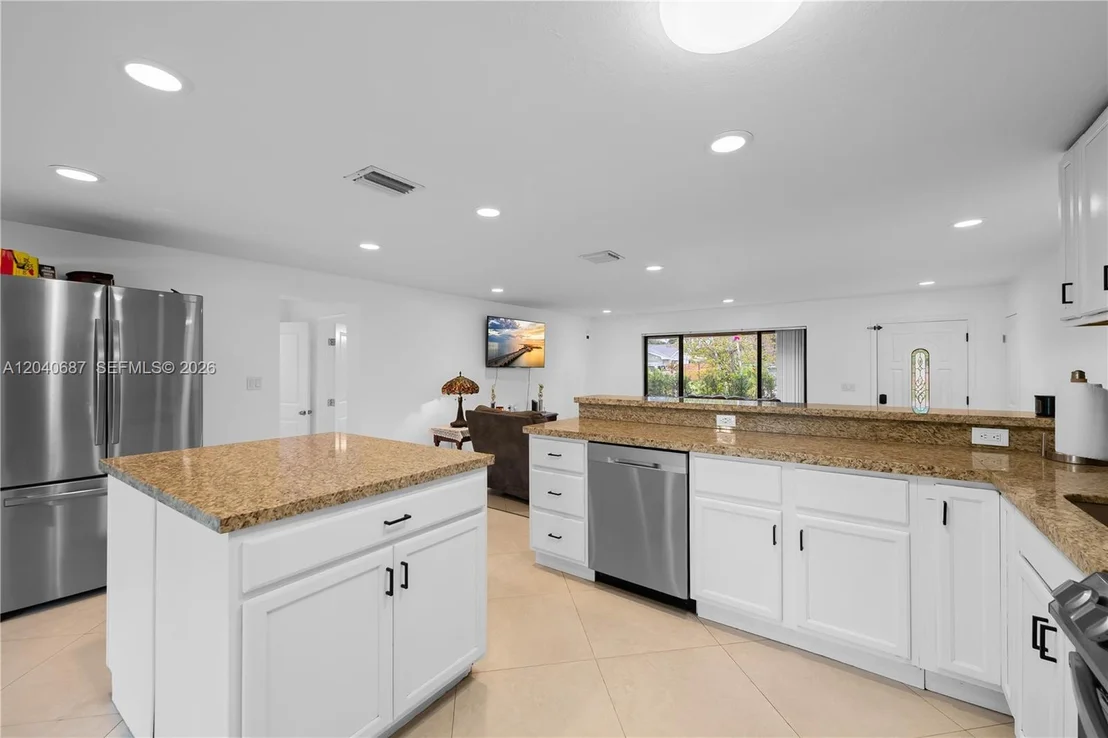 Photo of 6839 Tradewind Way