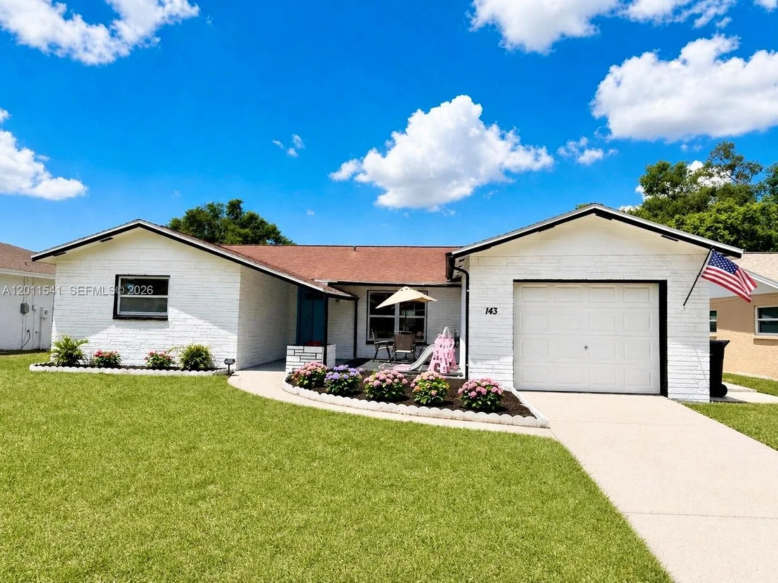 Photo of 143 VALLEY CIR
