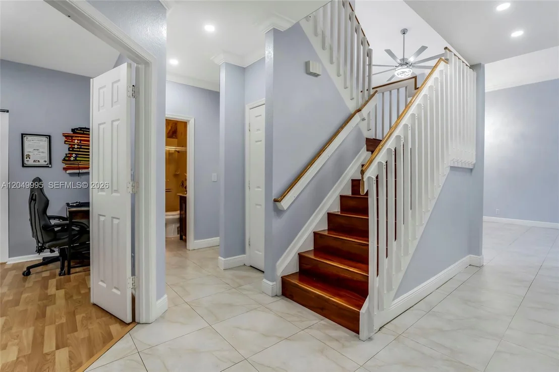 Photo of 7569 Parkside Ln