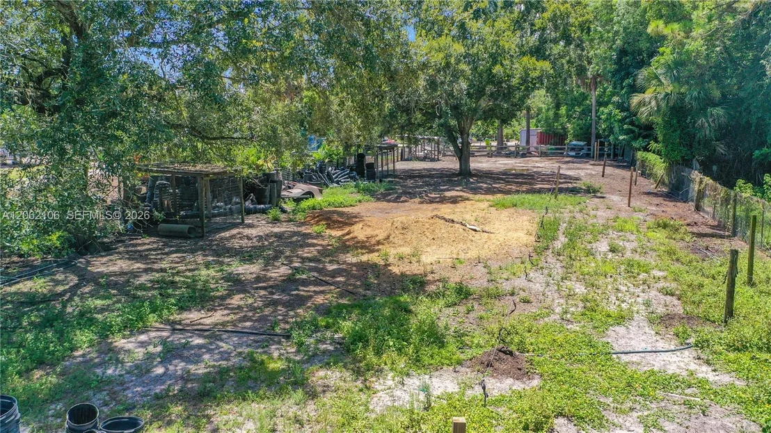 Photo of 2587 E Rd