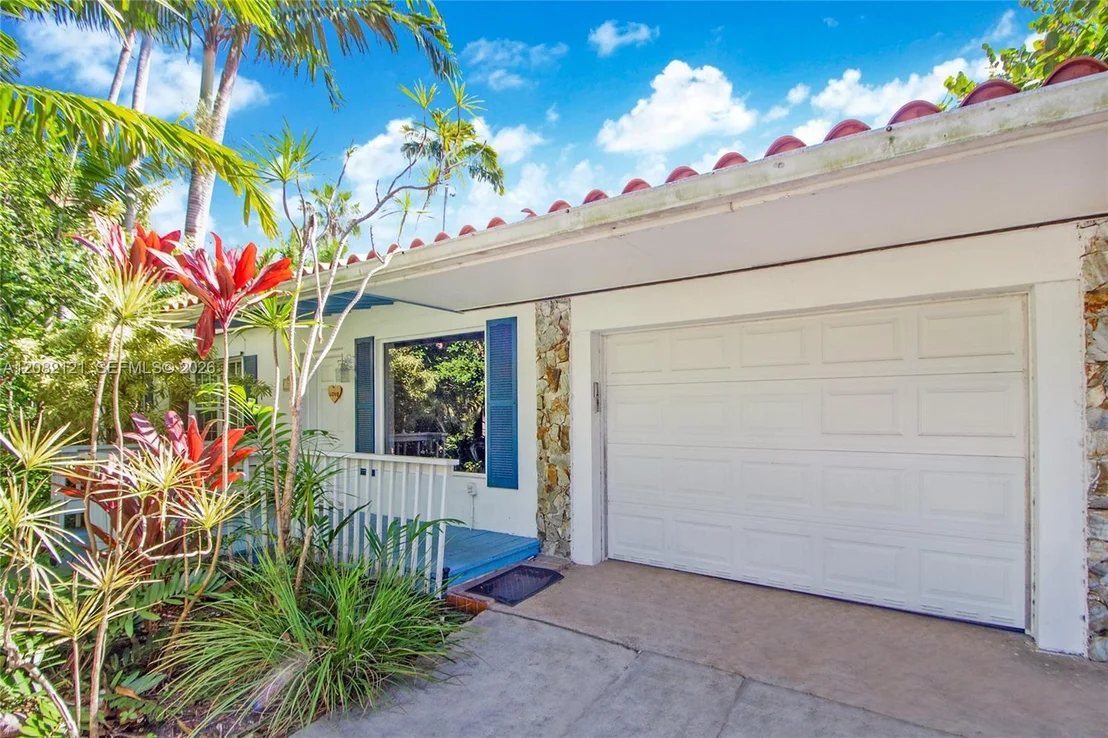 Photo of 119 Harbor Dr