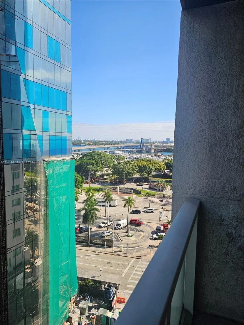 Photo of Unit 908 at 244 Biscayne Blvd