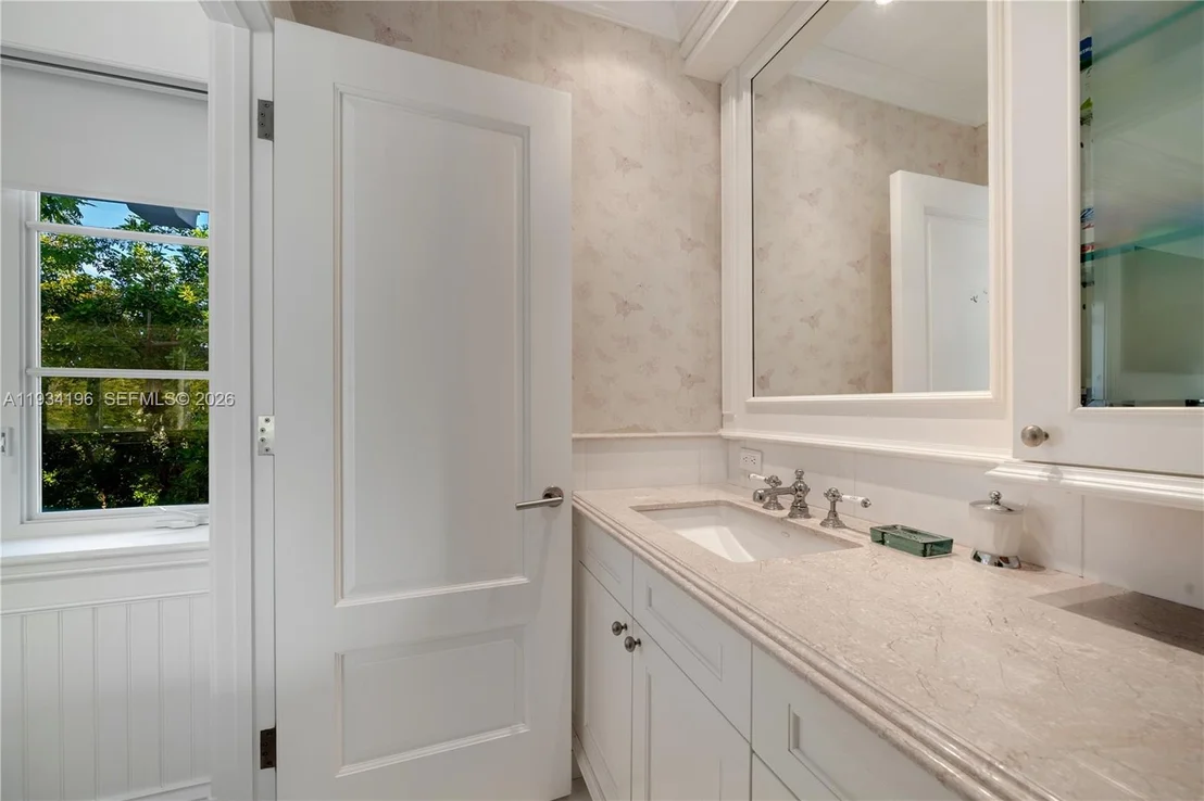 Photo of 100 Cape Florida Dr