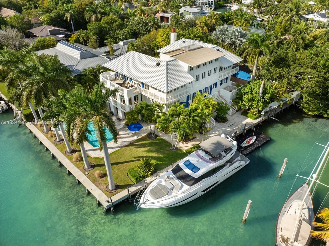 Photo of 100 Cape Florida Dr