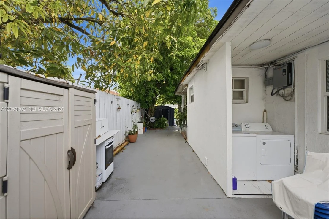 Photo of 419 SE 3rd St