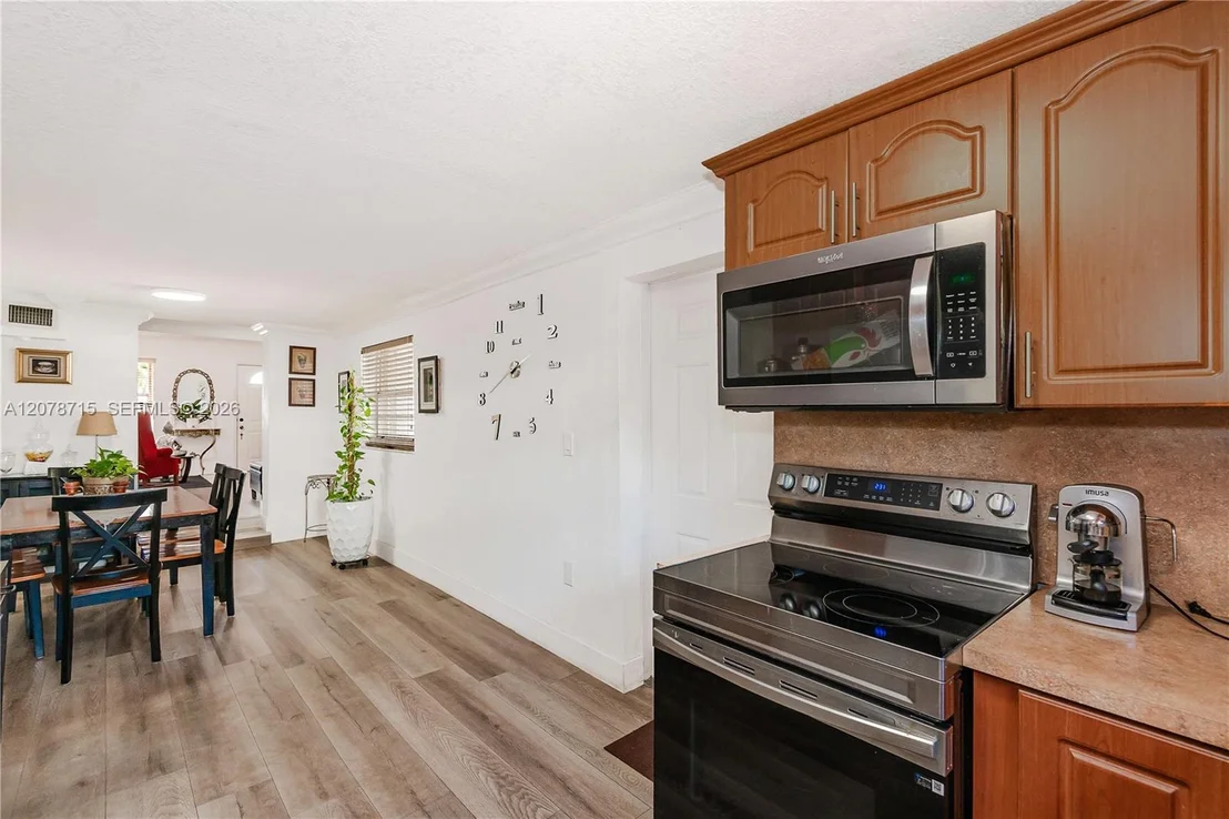 Photo of 359 W 35th St