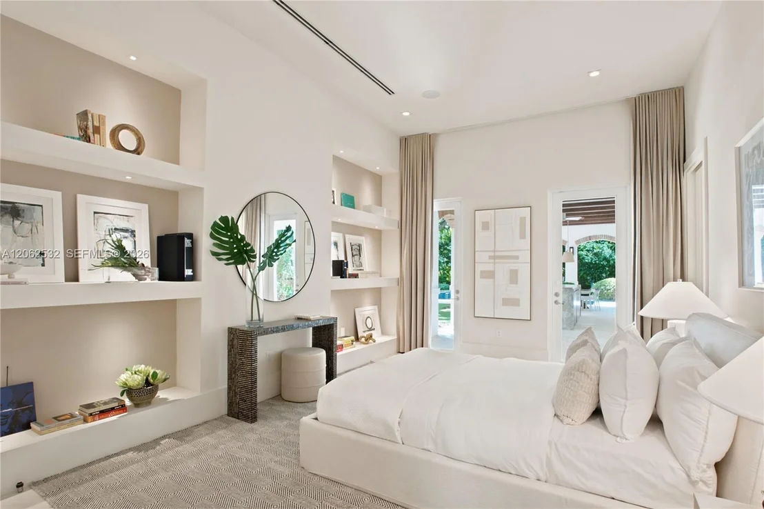 Photo of 2820 Brickell Ave