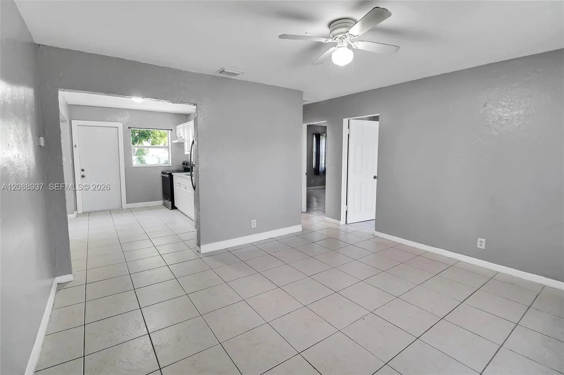 Photo of 3020 NW 7th St