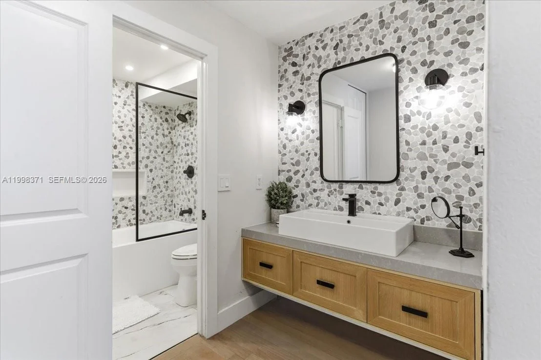 Photo of Unit 3H at 550 Ocean Drive