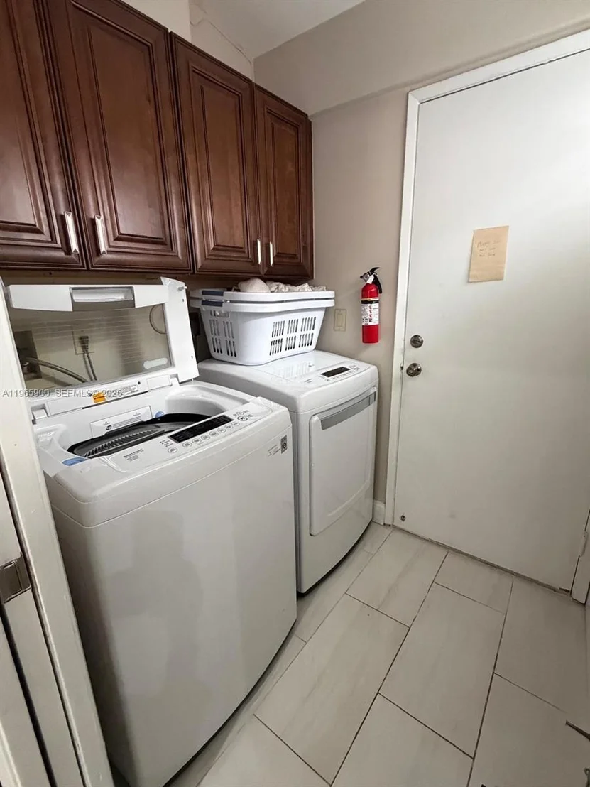 Photo of 6180 Kings Gate Cir